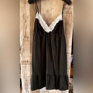 NIB VS NIGHTIE WITH LACE WITH ADJUSTABLE STRAPS